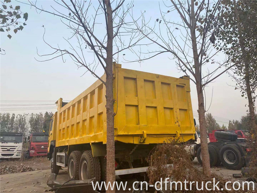 Refursbished Used Howo 6x4 10 Wheels Dump Truck2